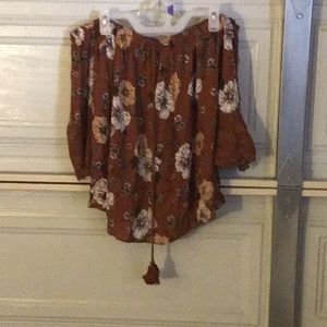 Brand new top tags attached